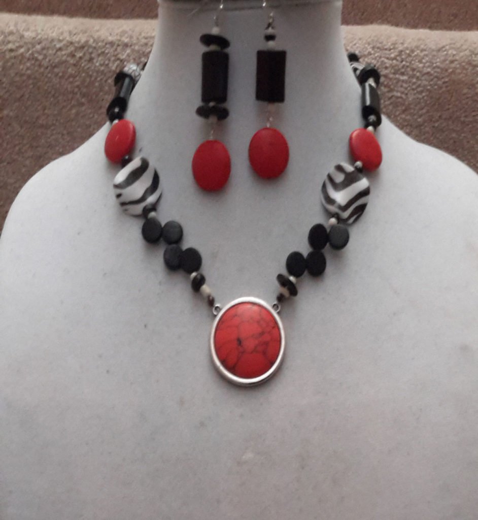 08.15.18-red-&-black-neck-&